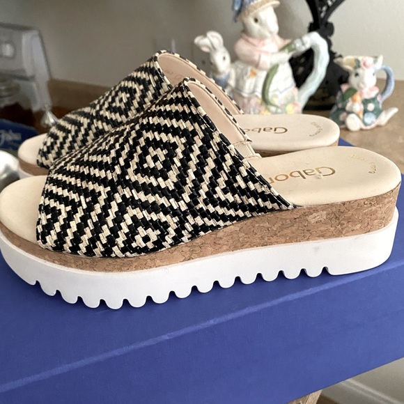 Brand New! Gabor slides platforms. Size 6 US 3 1/2 Euro - Picture 1 of 7